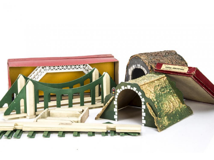 French Hornby Wooden Accessories